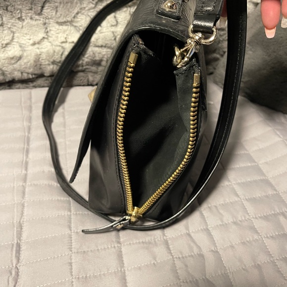 ***Authentic*** Kate Spade Leather Cross body - Picture 3 of 11